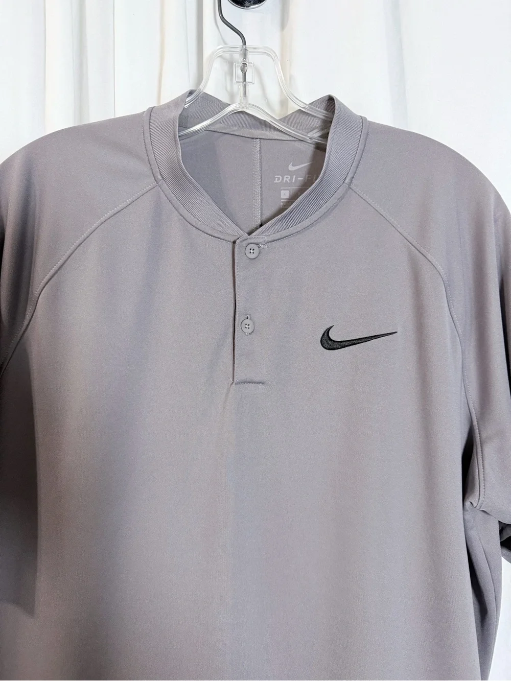 Nike Men’s Gray Dri-FIT Short-Sleeve Collarless Polo